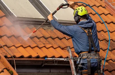 Démoussage et hydrofuge de toiture à Morizès